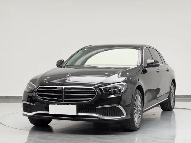 Фотография автомобиля — Mercedes-Benz E-Class