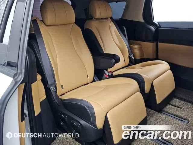 Kia Carnival Generation 4 — Фото автомобиля 12