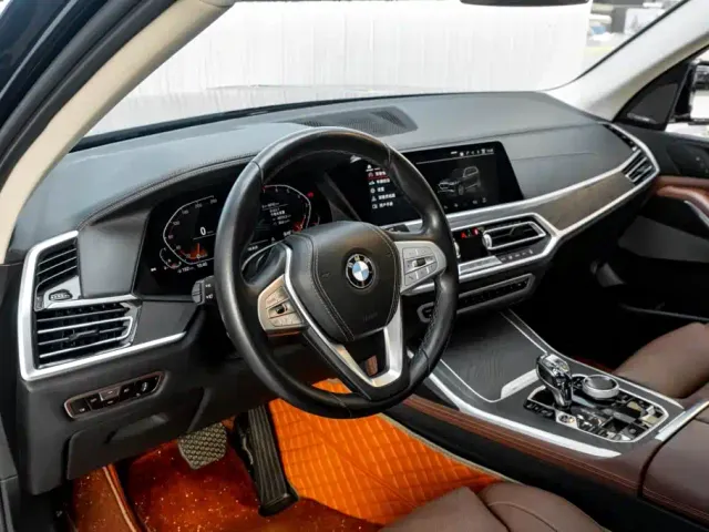 BMW X7 — Фото автомобиля 25