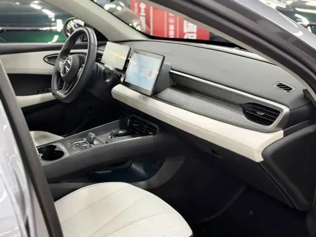 BYD Seal 05 DM-i — Фото автомобиля 9