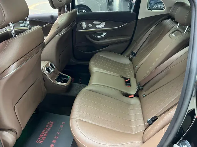 Mercedes-Benz E-Class — Фото автомобиля 10