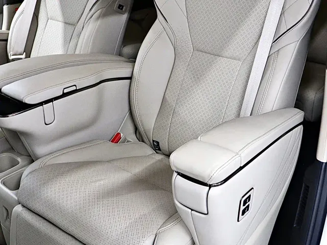 Toyota Vellfire — Фото автомобиля 14