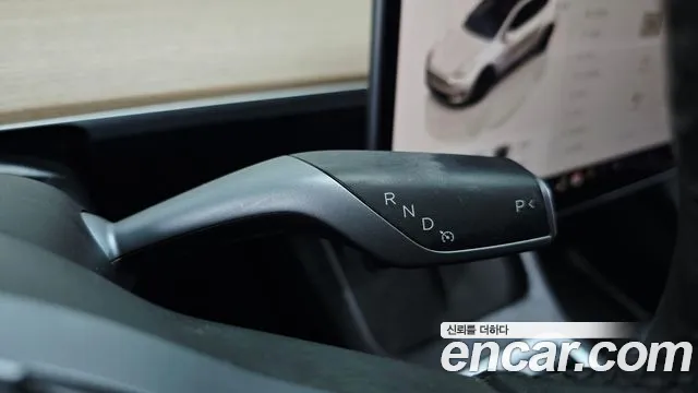 Tesla Model Y — Фото автомобиля 12