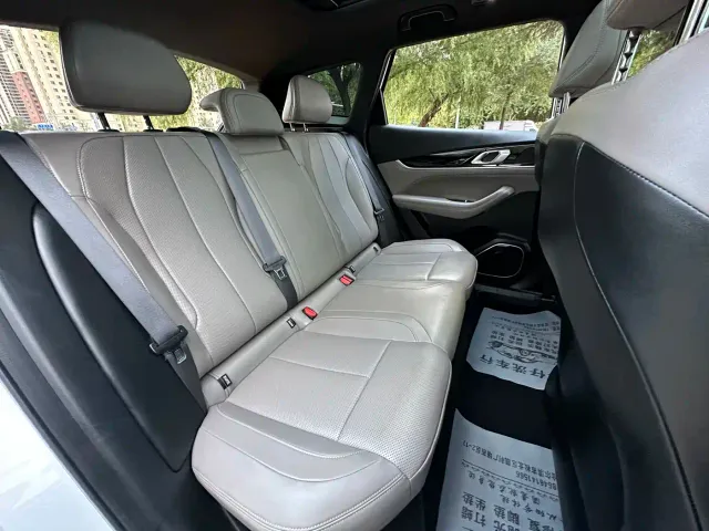 Geely Boyue L — Фото автомобиля 16