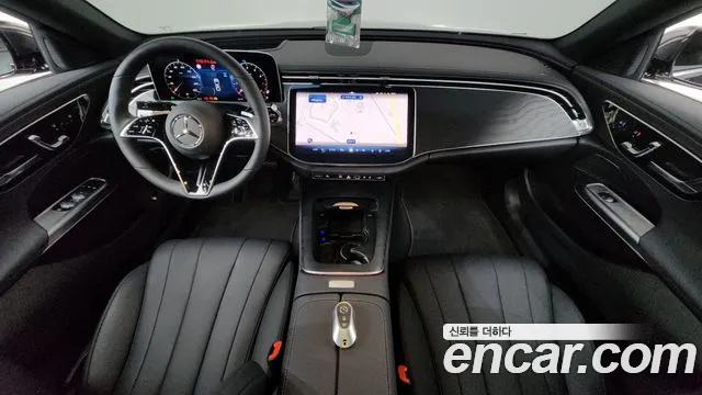 Mercedes-Benz E-Class — Фото автомобиля 7