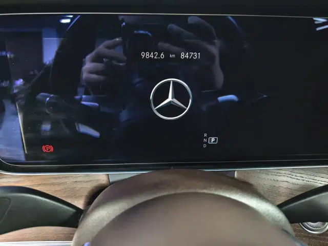 Mercedes-Benz E-Class — Фото автомобиля 12