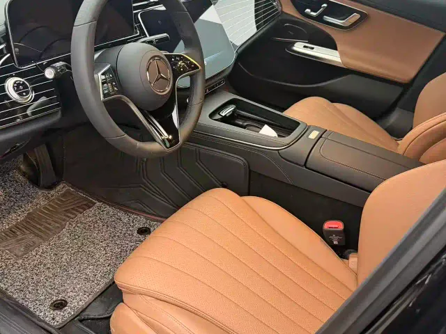 Mercedes-Benz E-Class — Фото автомобиля 7