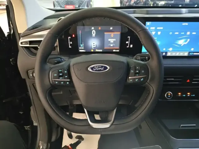 Ford Edge — Фото автомобиля 10