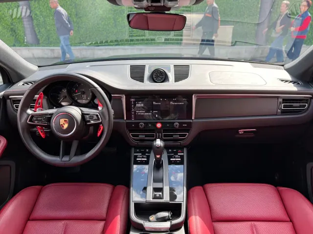 Porsche Macan — Фото автомобиля 16