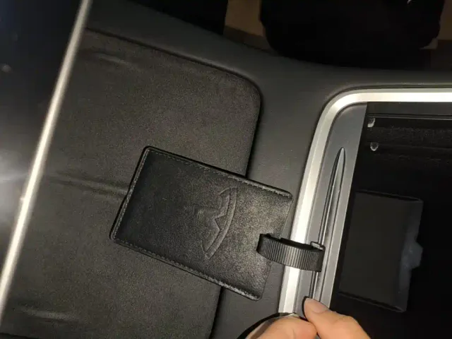 Tesla Model Y — Фото автомобиля 8