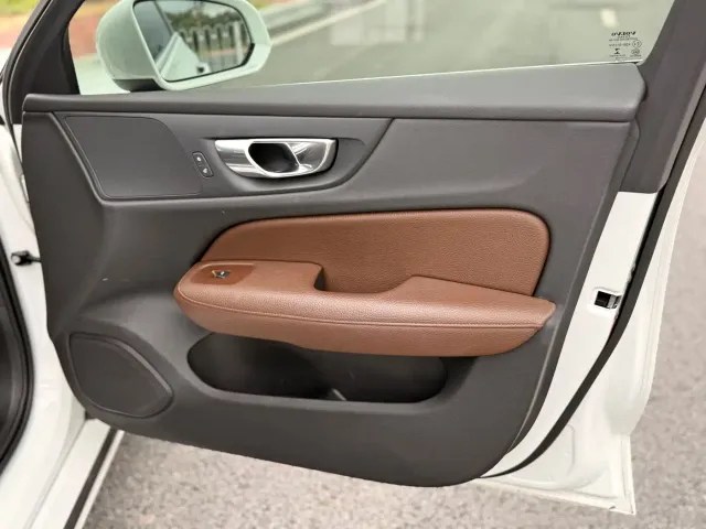 Volvo S60 — Фото автомобиля 26
