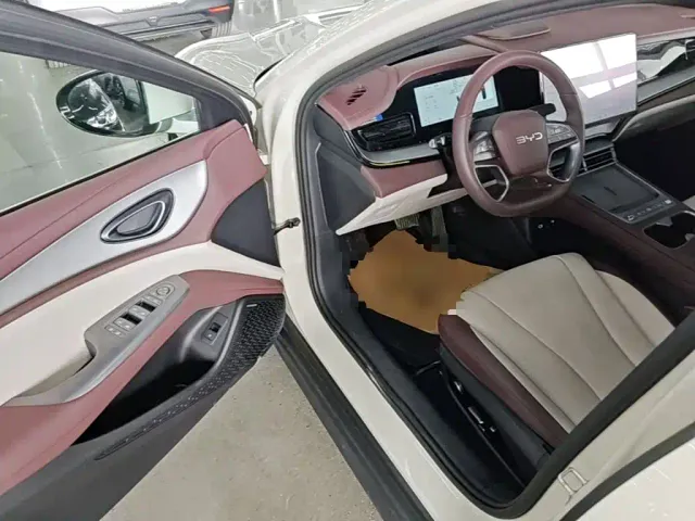 BYD Seal 07 DM-i — Фото автомобиля 15