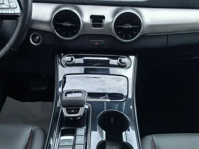 Forthing T5 Evo — Фото автомобиля 11
