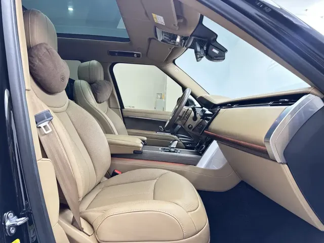 Land Rover Range Rover 2025 3.0 L6 400PS Flourishing Era Extended Wheelbase — Фото автомобиля 12