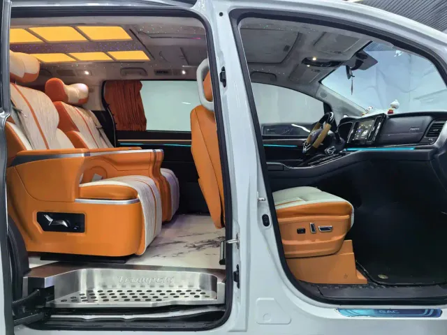 GAC Trumpchi M8 — Фото автомобиля 11