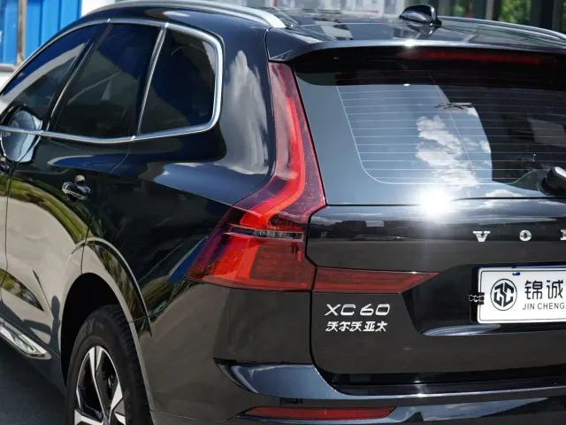 Volvo XC60 — Фото автомобиля 19