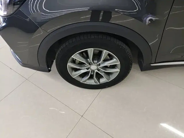 Roewe RX5 — Фото автомобиля 22