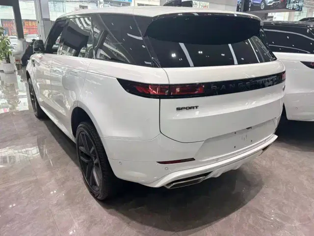 Land Rover Range Rover Sport — Фото автомобиля 4