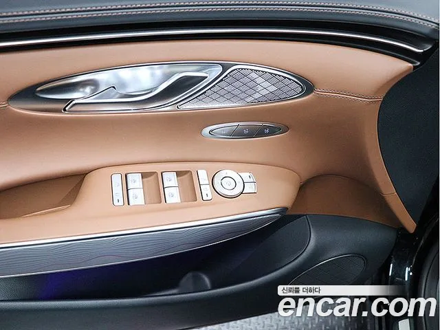 Genesis GV70 — Фото автомобиля 9