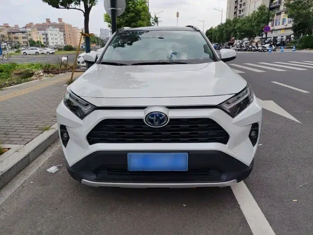 Toyota RAV4 — Фото автомобиля 2