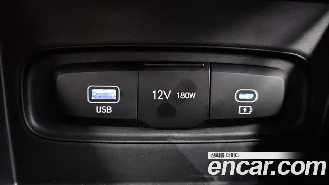 Hyundai Venue — Фото автомобиля 20