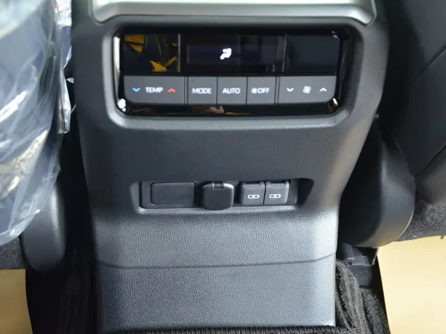 Toyota Prado — Фото автомобиля 9