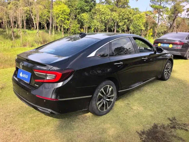 Honda Accord — Фото автомобиля 3