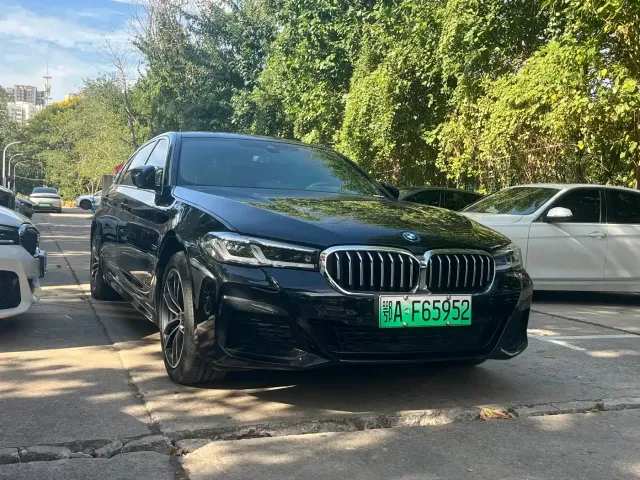 BMW 5 Series — Фото автомобиля 2