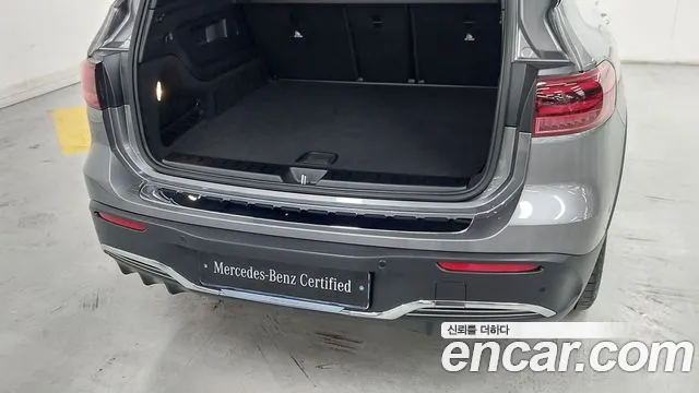 Mercedes-Benz EQB — Фото автомобиля 11