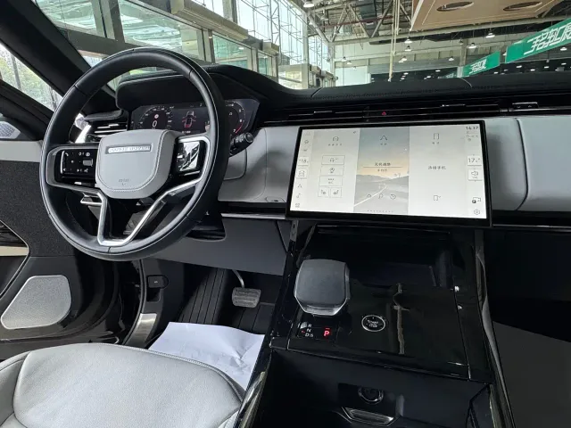 Land Rover Range Rover Sport — Фото автомобиля 25