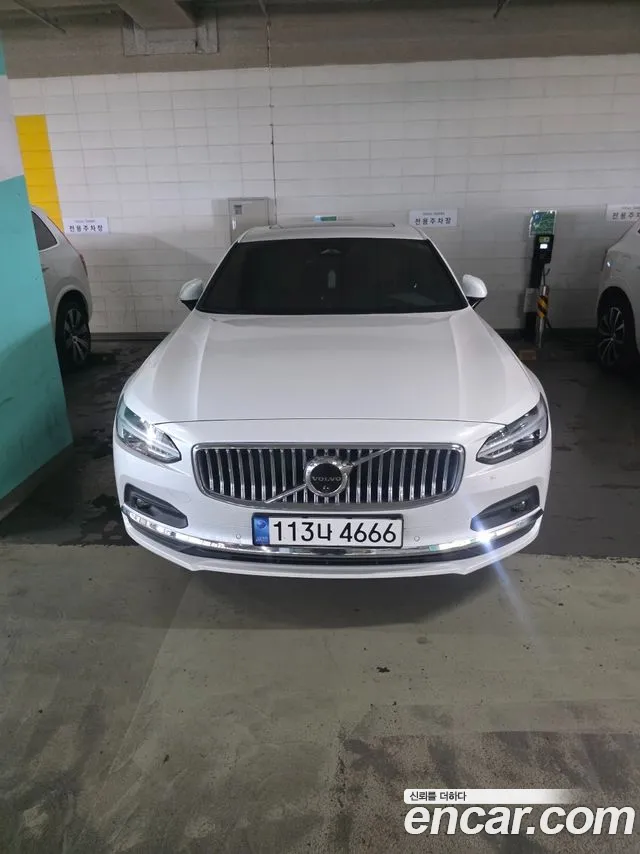 Volvo S90 — Фото автомобиля 2