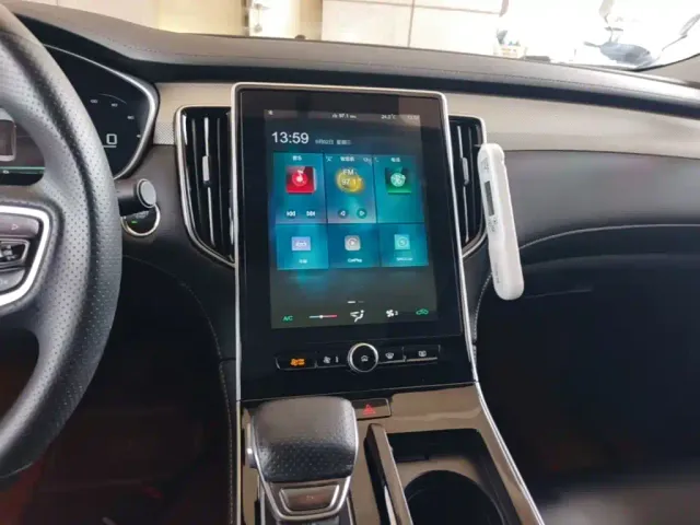 Roewe i6 MAX EV — Фото автомобиля 12
