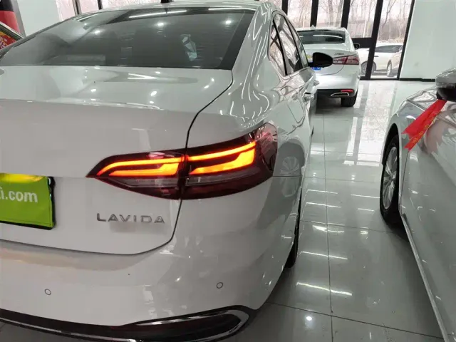 Volkswagen Lavida — Фото автомобиля 23