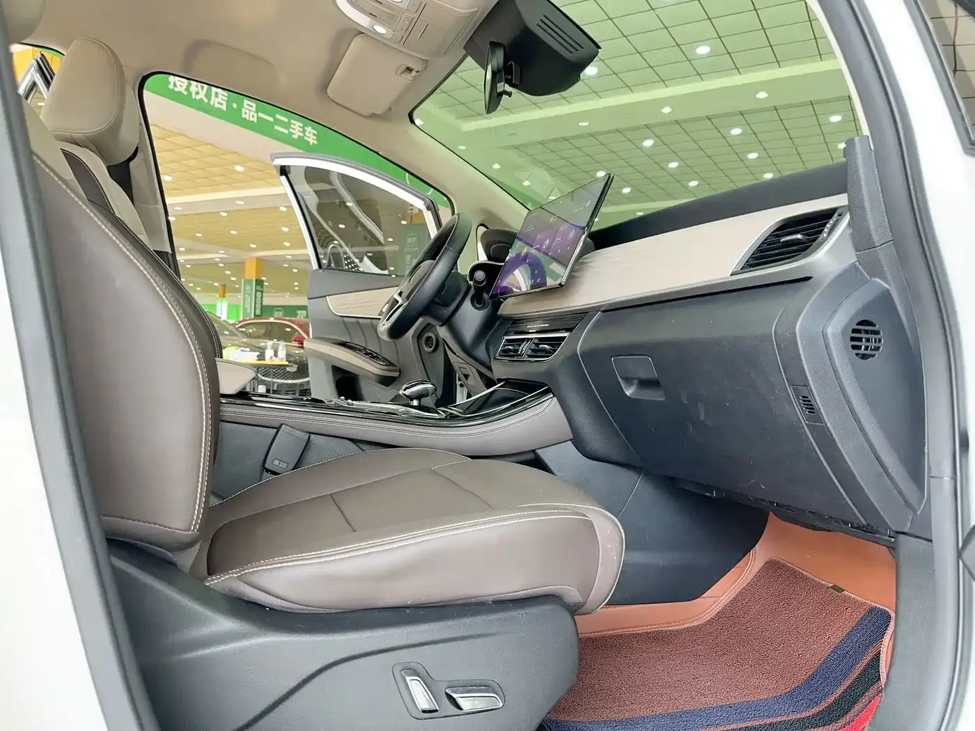 BYD Song MAX New Energy 2022 DM-i 105KM Executive Edition — Фото автомобиля 18