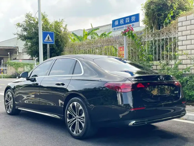 Mercedes-Benz E-Class — Фото автомобиля 9