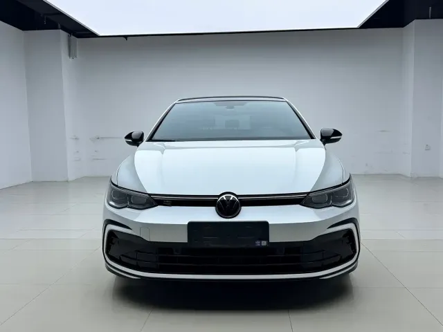 Volkswagen Golf — Фото автомобиля 2