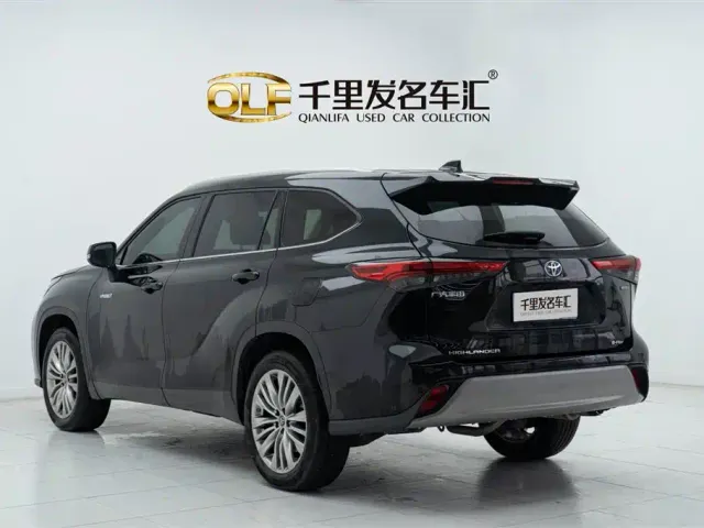 Toyota Highlander — Фото автомобиля 3