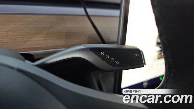 Tesla Model Y — Фото автомобиля 9