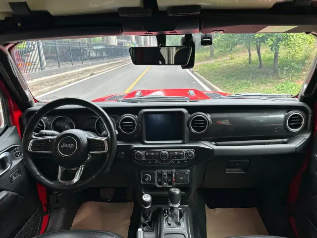 Jeep Wrangler — Фото автомобиля 16