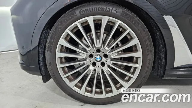 BMW X7 — Фото автомобиля 5