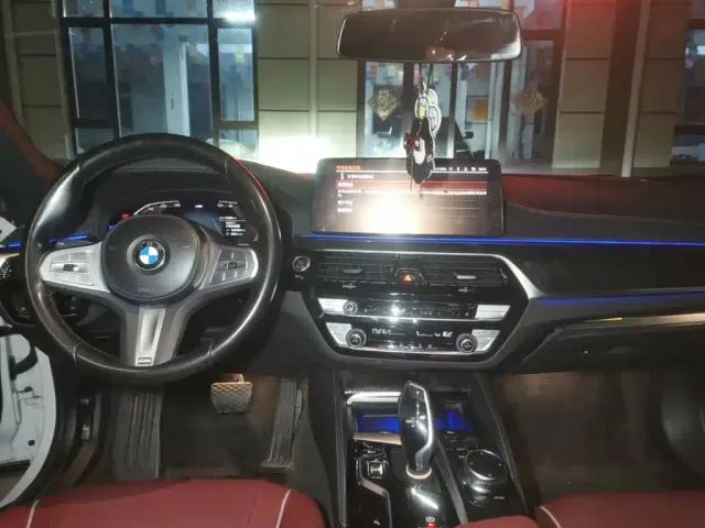 BMW 5 Series — Фото автомобиля 9