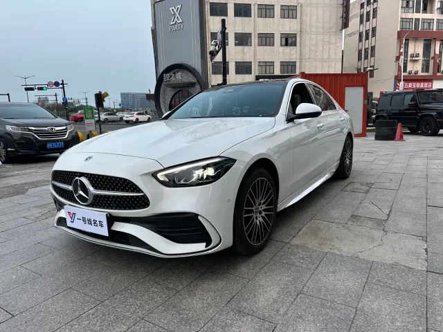 Фотография автомобиля — Mercedes-Benz C-Class
