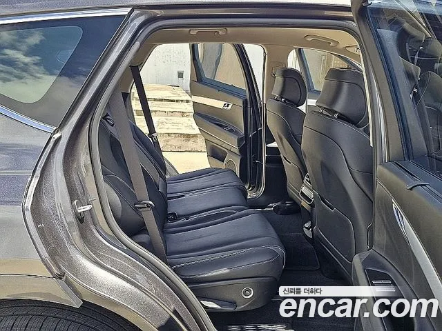 Genesis GV80 — Фото автомобиля 17