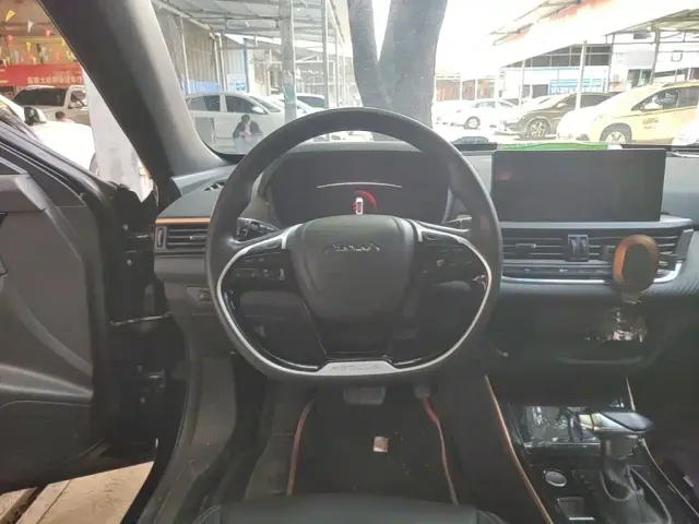 Dongfeng Yixuan — Фото автомобиля 10