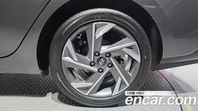 Hyundai AVANTE Новый Avante (CN7) — Фото автомобиля 20