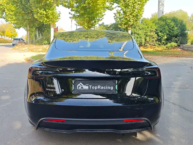 Tesla Model 3 — Фото автомобиля 8