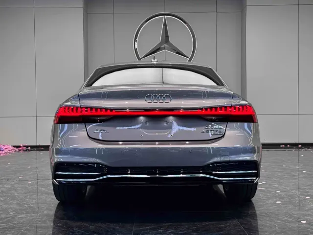 Audi A7L — Фото автомобиля 8