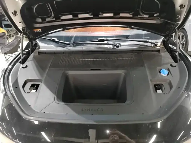 Lynk & Co Z20 — Фото автомобиля 19