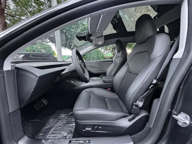 Tesla Model 3 — Фото автомобиля 8