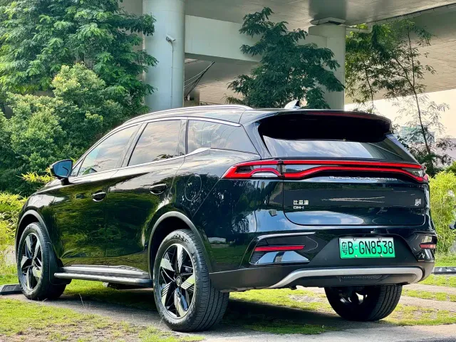 BYD Tang — Фото автомобиля 10